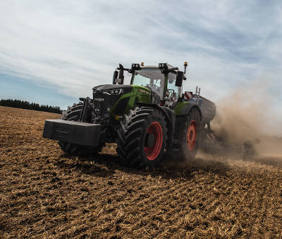 Забота о грунте с тракторами Fendt Забота о грунте с тракторами Fendt