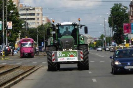 Fendt Goes East: «Fendt движется на восток» Fendt Goes East: «Fendt движется на восток»