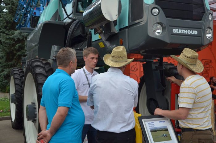 Компанія «Цепелін Україна» взяла участь в «Агро-2015» – фото 42989