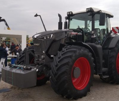 Fendt 900 Vario Gen7 CAT Fendt 933 Vario – мініатюра