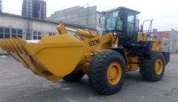Перший в Україні навантажувач SEM 660D з унікальною комплектацією вже у нового господаря!