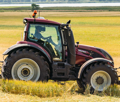 Valtra T234A RedLine скоро на складах компанії “Цеппелін Україна”