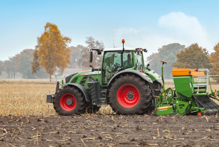 Fendt 700 Vario Gen6 CAT Fendt 718 Vario – слайд