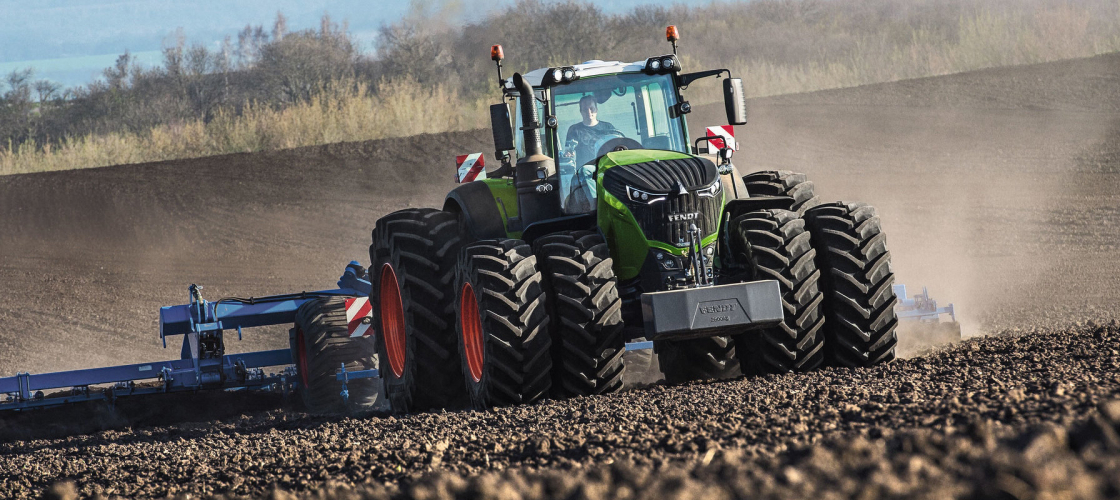 Відгук про переваги потужних тракторів Fendt<