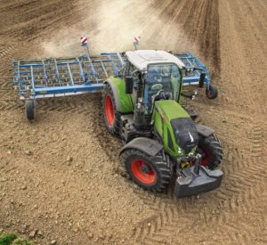 На які характеристики слід звертати увагу при роботі на тракторі Fendt 700 Vario?