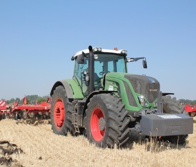 Демонстрація можливостей колісного трактора Fendt 936 Vario