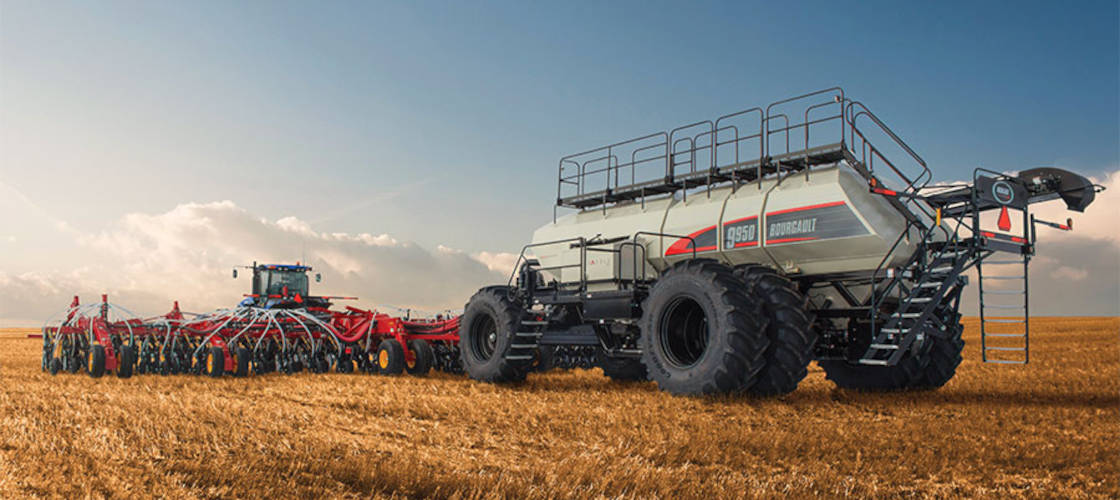 Огляд 9000-ї серії пневматичних бункерів Bourgault<