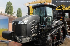 Презентація гусеничних тракторів Challenger серії MT700E у рамках “Агро 2015”