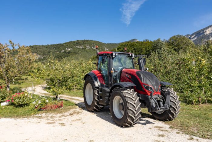 Valtra T-серії CAT Valtra T234A RedLine – слайд