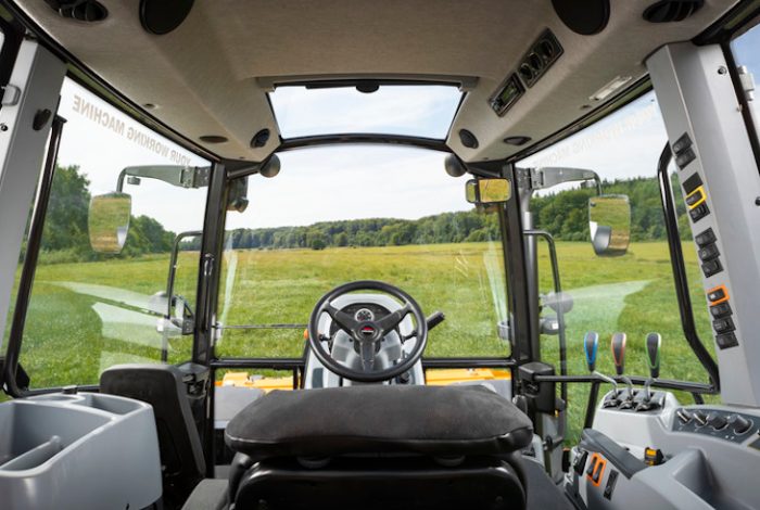 Valtra A-серії CAT Valtra A124LH – слайд