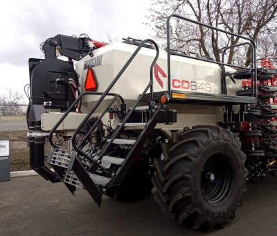 Оперативний та якісний посів з посівними комплексами Bourgault FMS