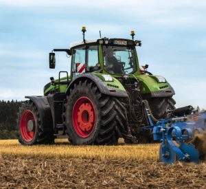 Особливості та переваги колісних тракторів Fendt