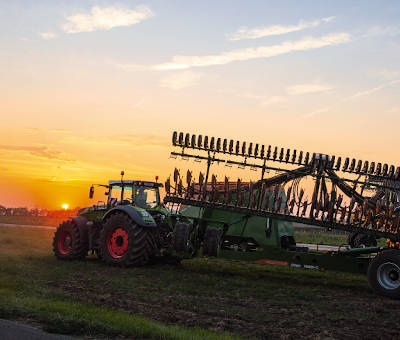 Особливості та переваги колісних тракторів Fendt