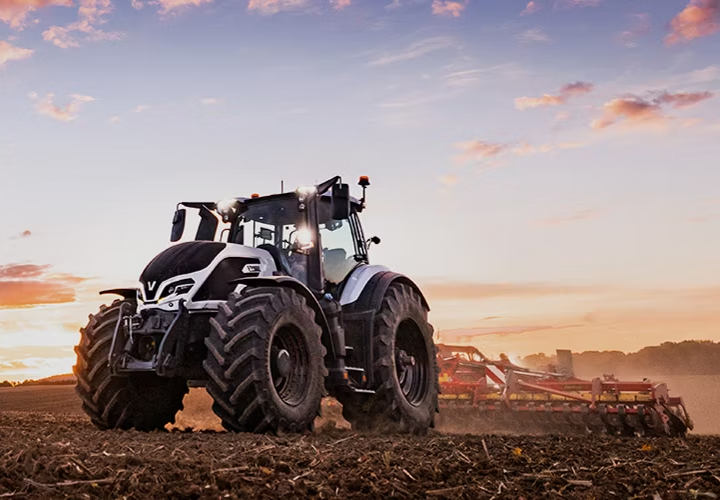 Valtra Q305