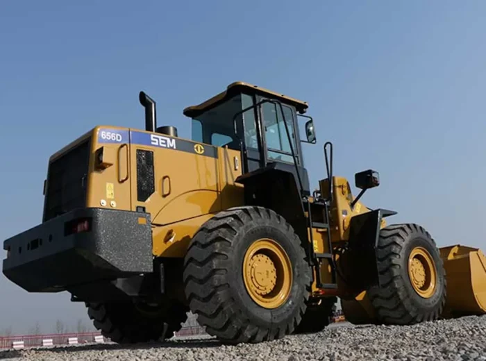 Фронтальні навантажувачі CAT SEM 656D SHL – слайд